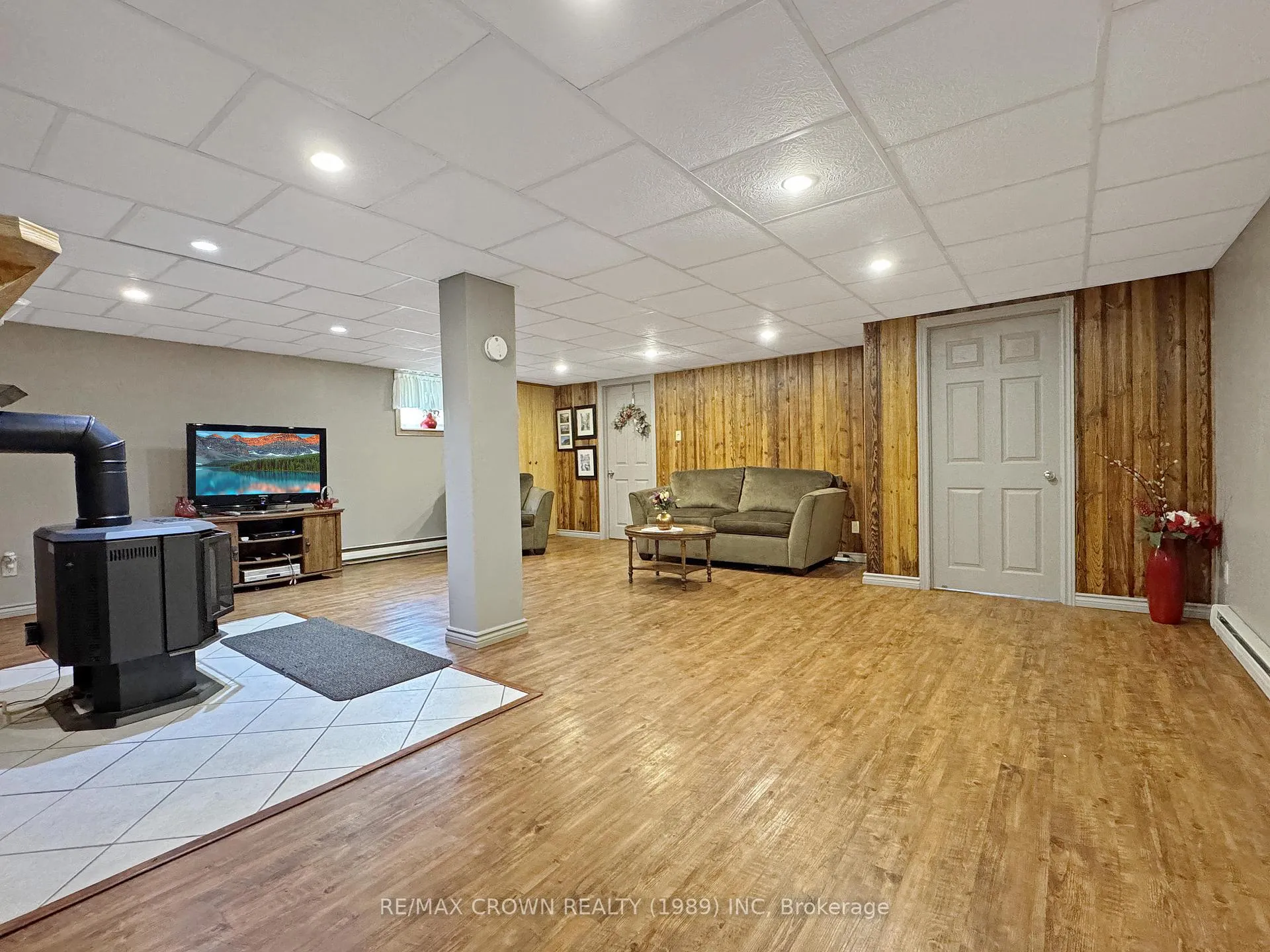 Photo 17 of 220 Third Avenue, Hornepayne — HOMEH