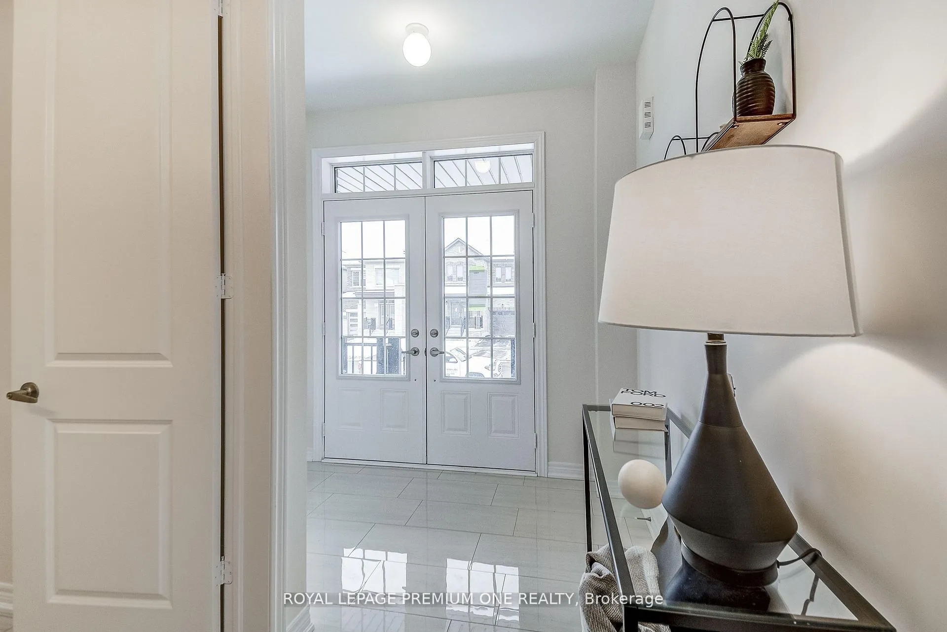 Photo 6 of 440 Kennedy Circle, Milton, Cobban — HOMEH
