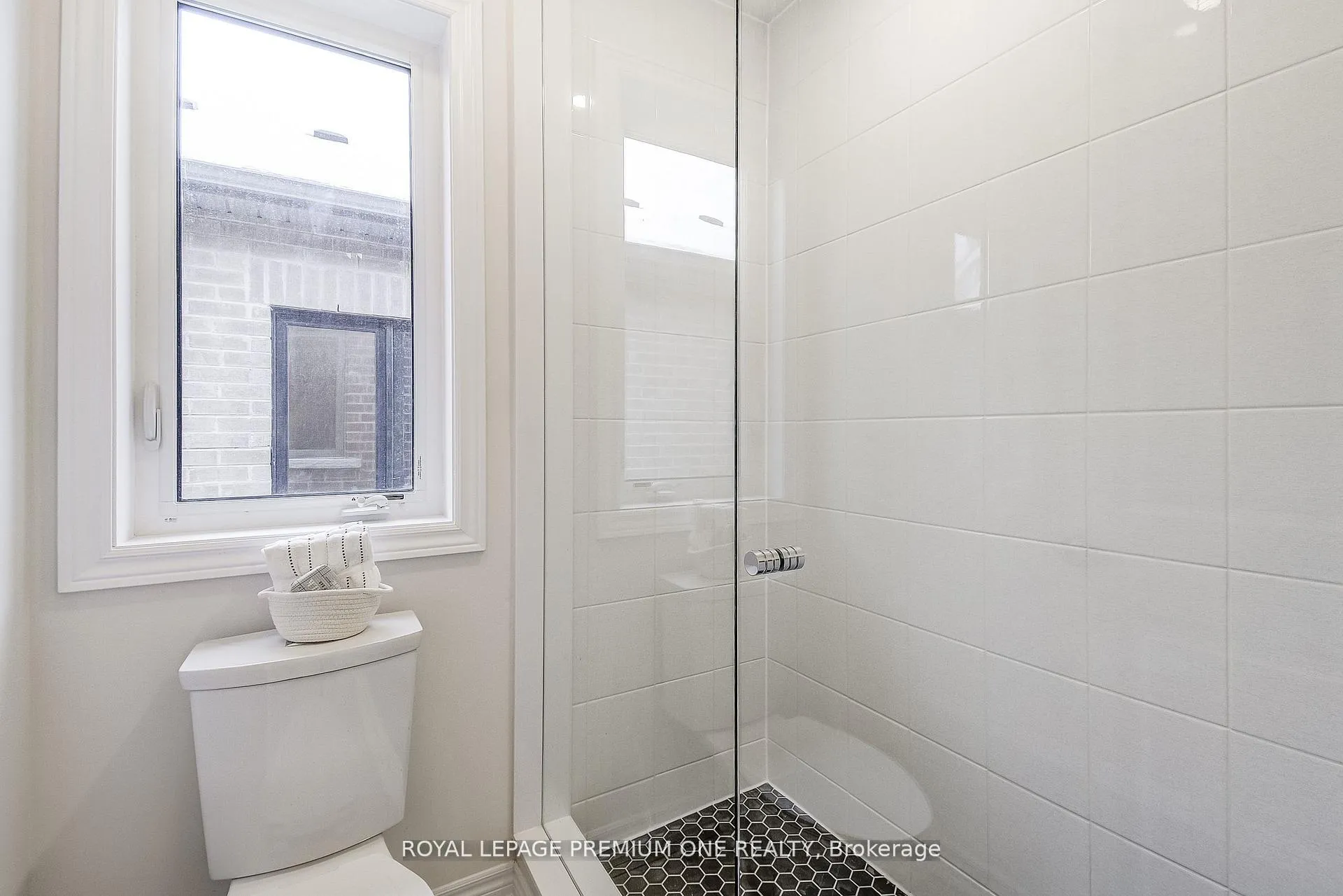 Photo 35 of 440 Kennedy Circle, Milton, Cobban — HOMEH