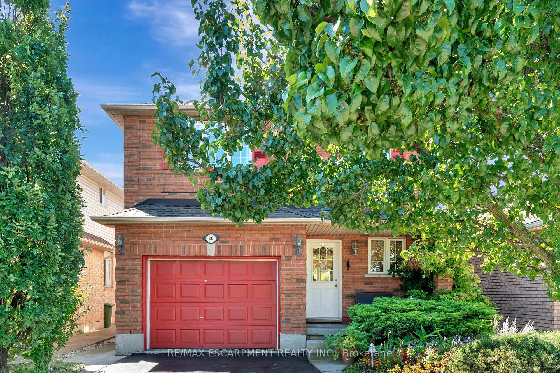 Photo 2 of 30 Meadowpoint Drive, Hamilton, Allison — HOMEH