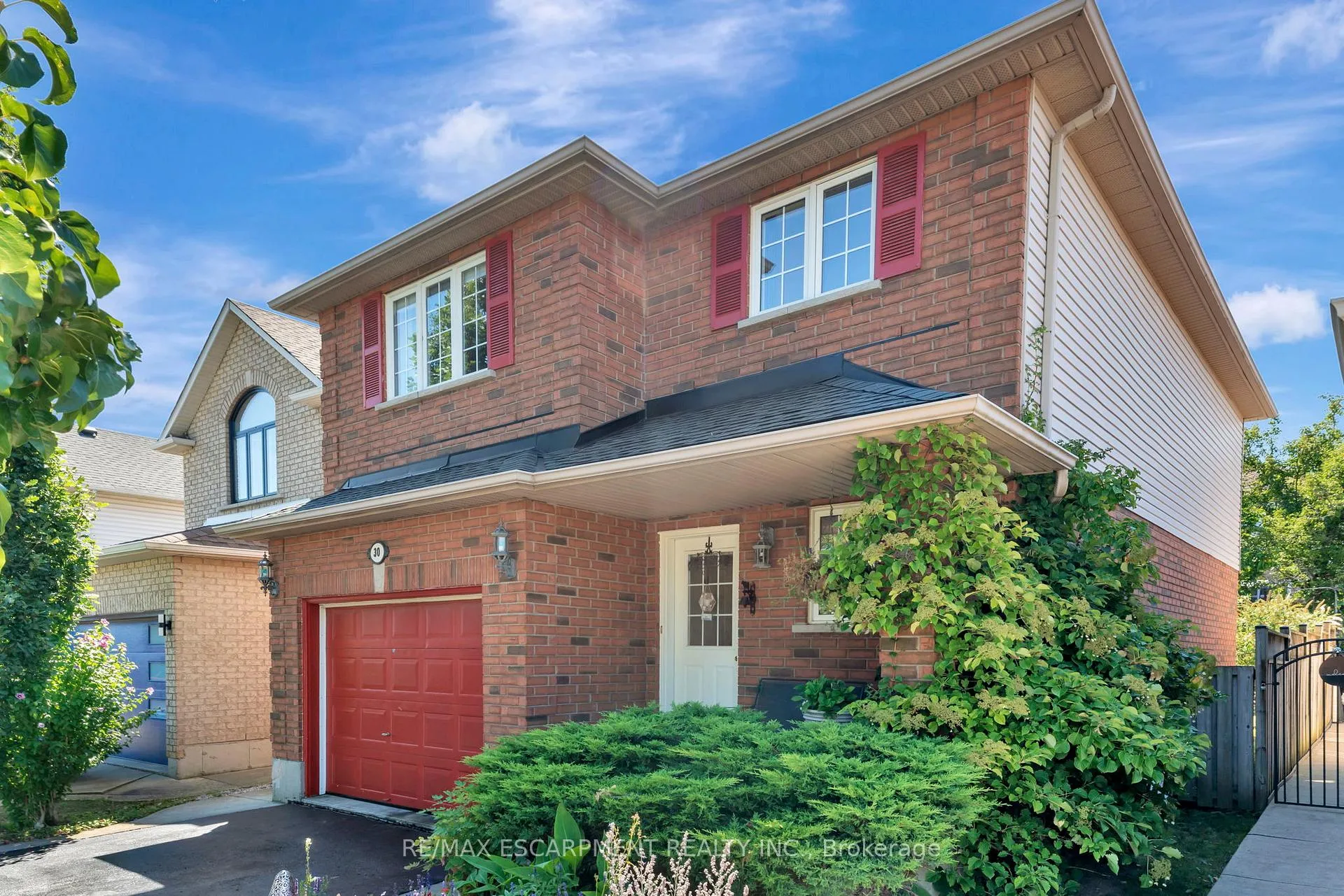 Photo 3 of 30 Meadowpoint Drive, Hamilton, Allison — HOMEH