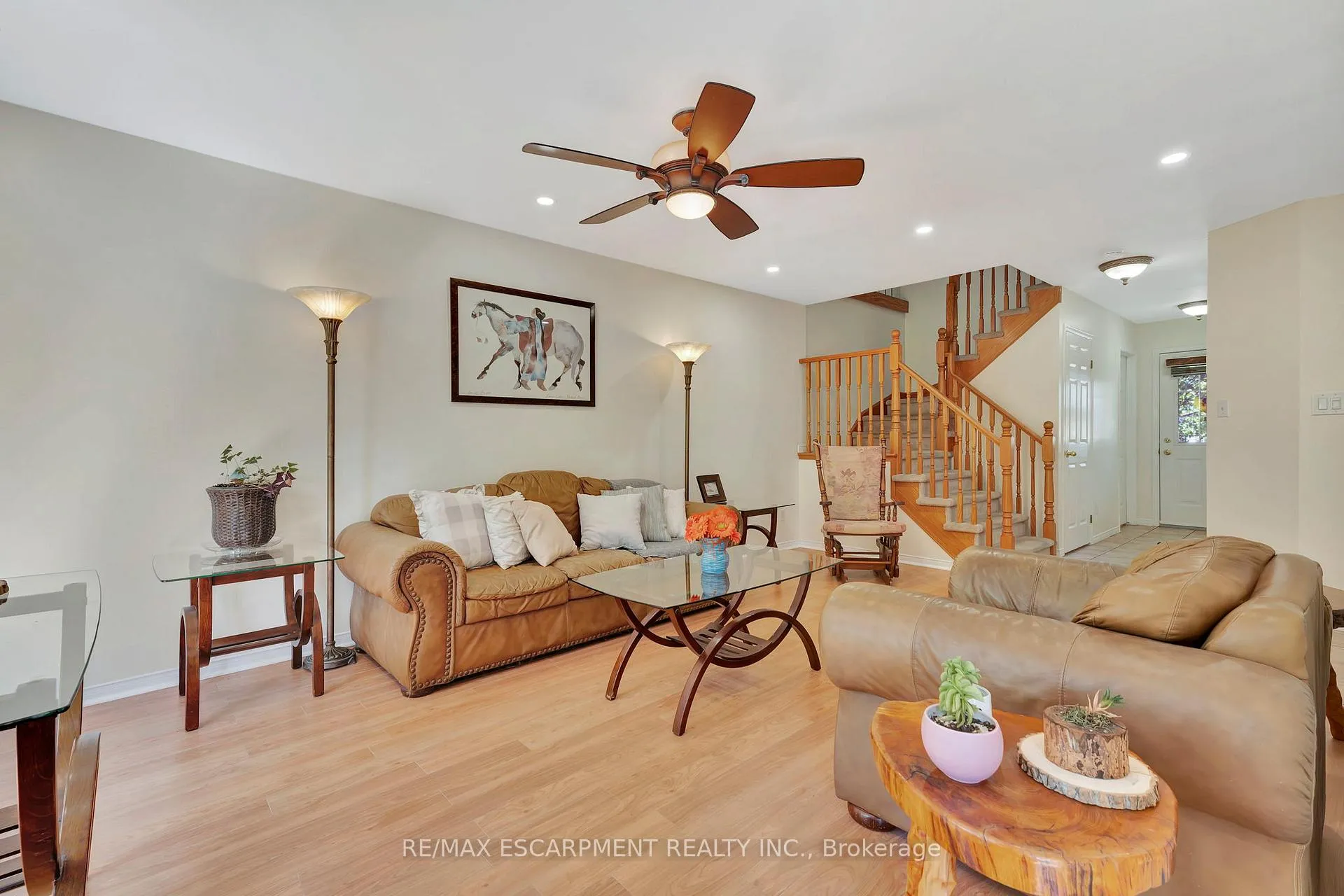 Photo 8 of 30 Meadowpoint Drive, Hamilton, Allison — HOMEH