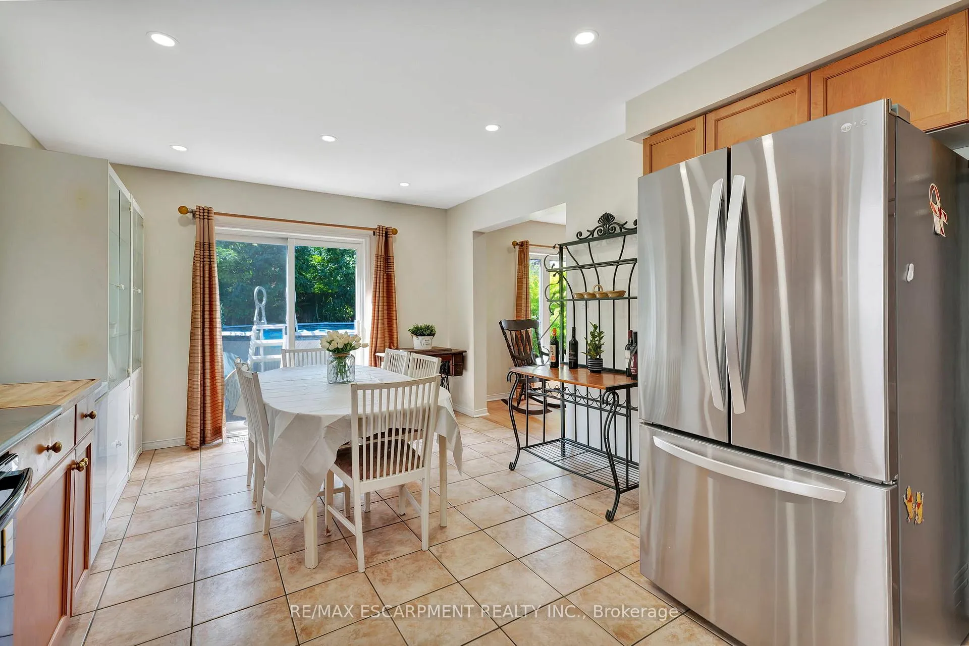 Photo 11 of 30 Meadowpoint Drive, Hamilton, Allison — HOMEH