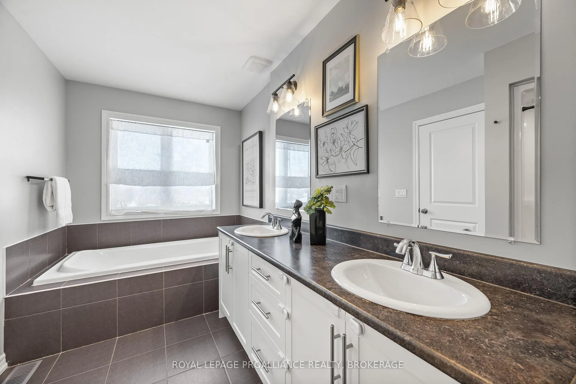 Photo 27 of 31 Tegan Court, Loyalist, Odessa — HOMEH