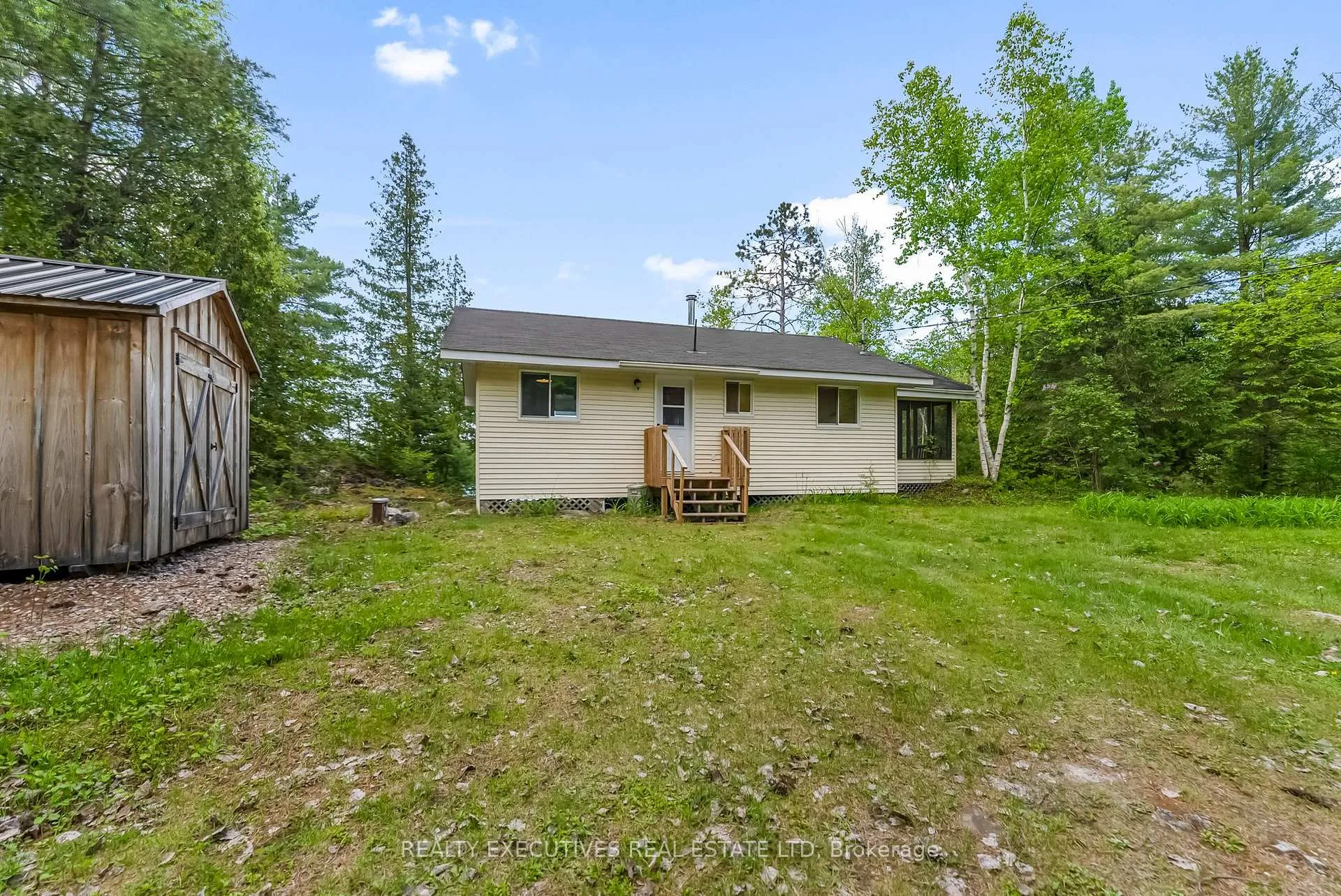 Photo 2 of 3120 Wabalac Side Road, Lanark Highlands, Lanark Highlands (Darling) Twp — HOMEH