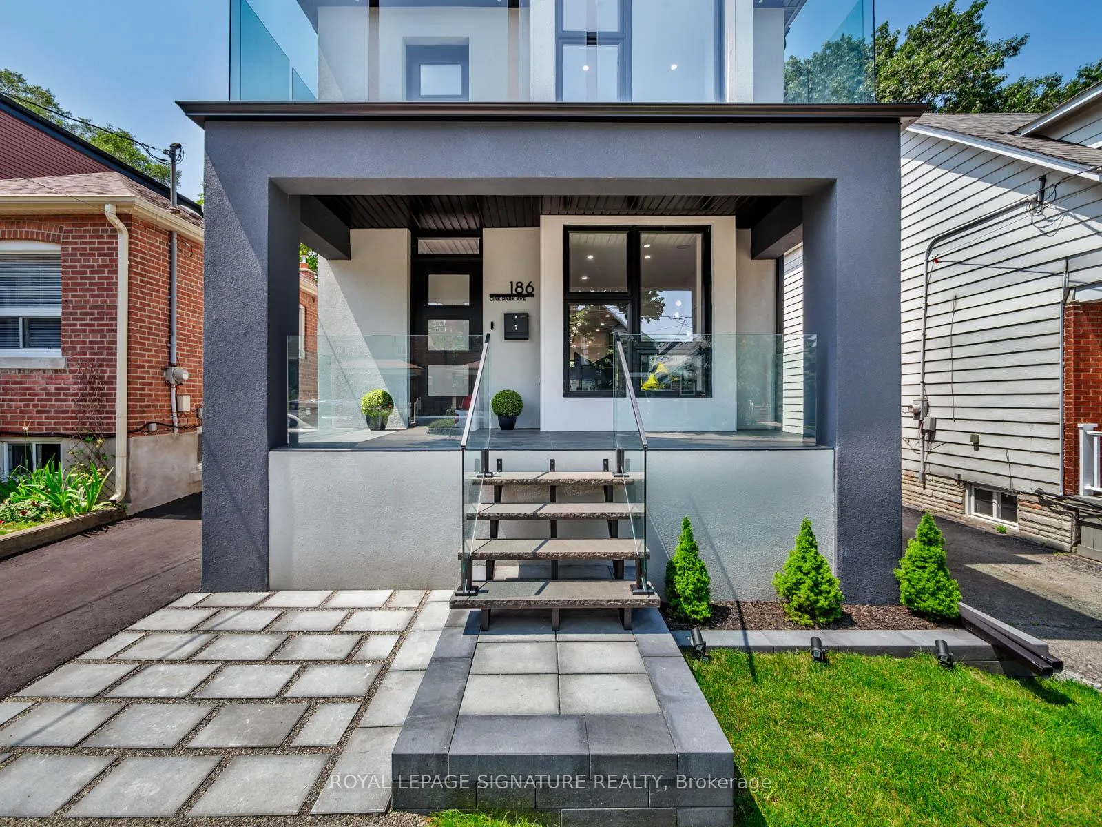 Photo 3 of 186 Oak Park Avenue, Toronto, Woodbine-Lumsden — HOMEH