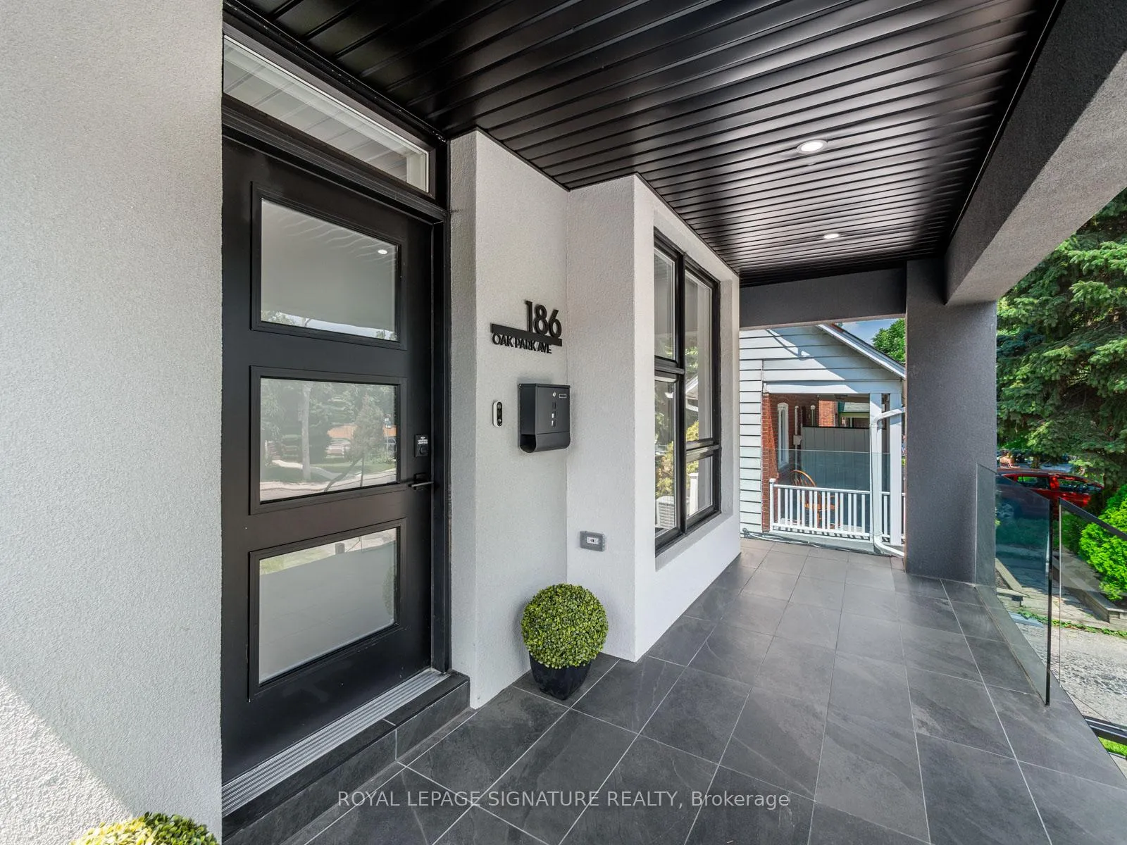 Photo 4 of 186 Oak Park Avenue, Toronto, Woodbine-Lumsden — HOMEH