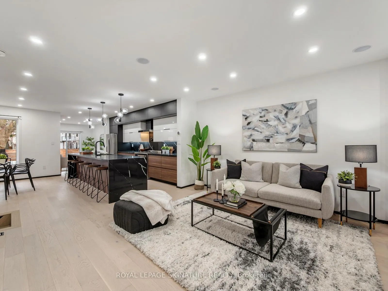 Photo 5 of 186 Oak Park Avenue, Toronto, Woodbine-Lumsden — HOMEH