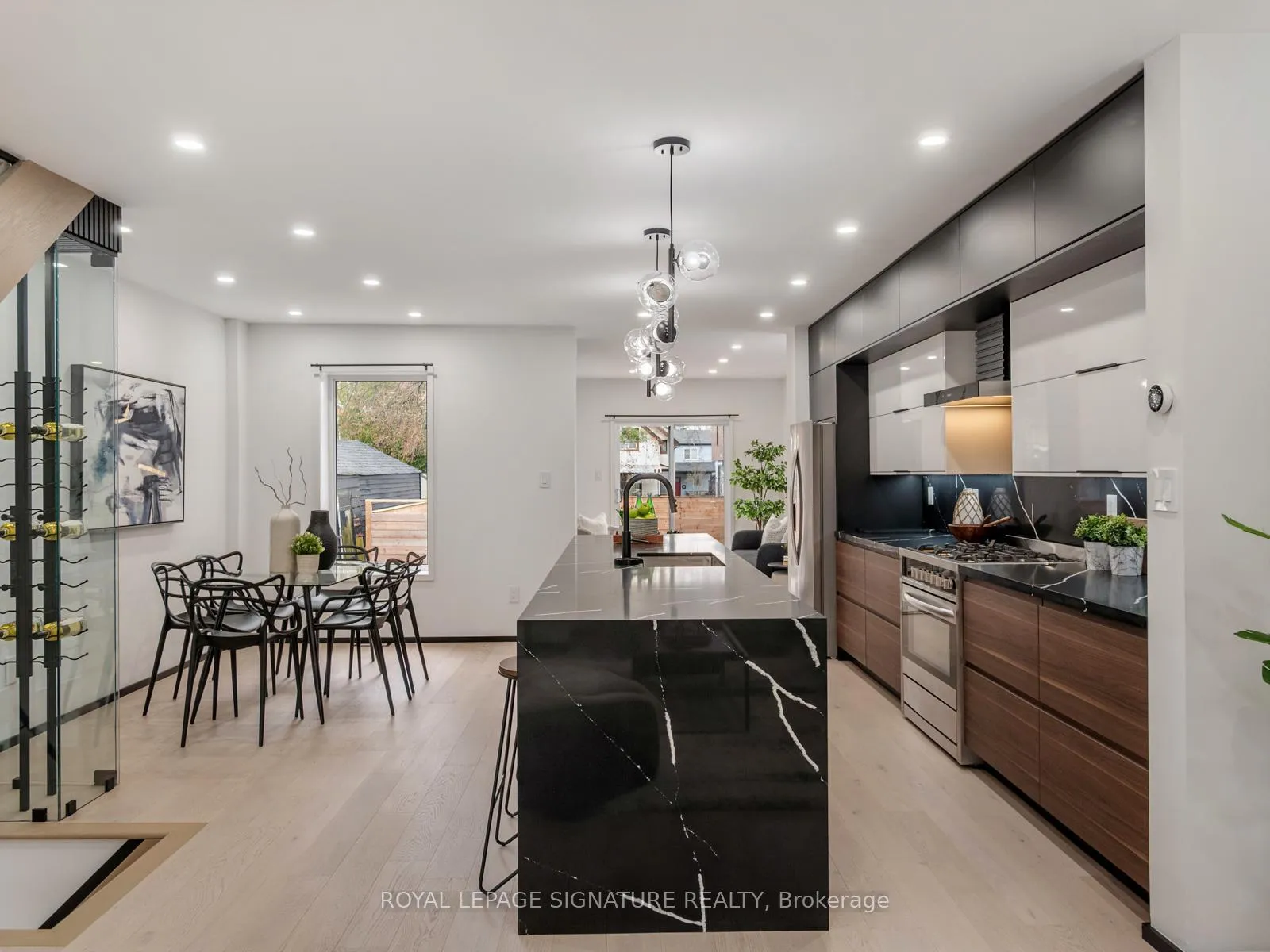 Photo 8 of 186 Oak Park Avenue, Toronto, Woodbine-Lumsden — HOMEH
