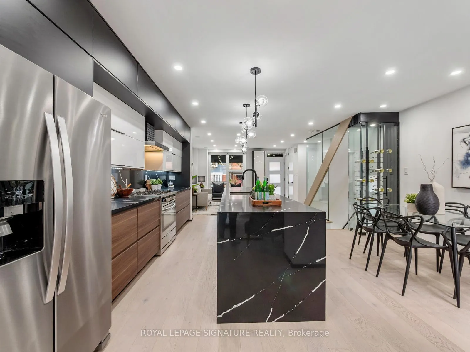 Photo 13 of 186 Oak Park Avenue, Toronto, Woodbine-Lumsden — HOMEH