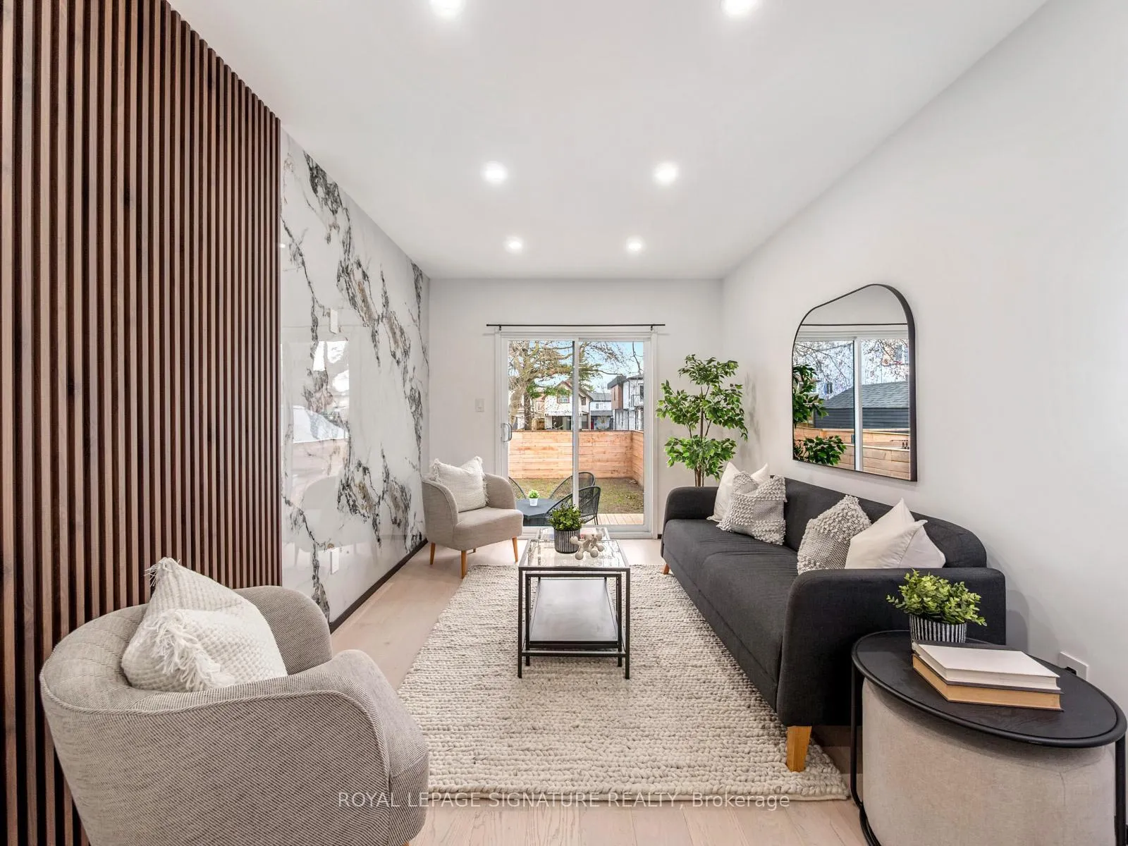 Photo 16 of 186 Oak Park Avenue, Toronto, Woodbine-Lumsden — HOMEH