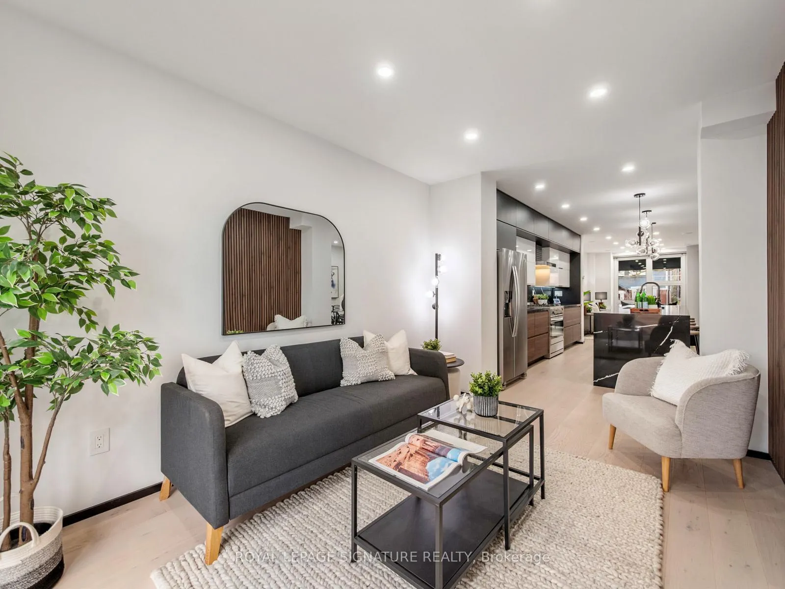 Photo 17 of 186 Oak Park Avenue, Toronto, Woodbine-Lumsden — HOMEH