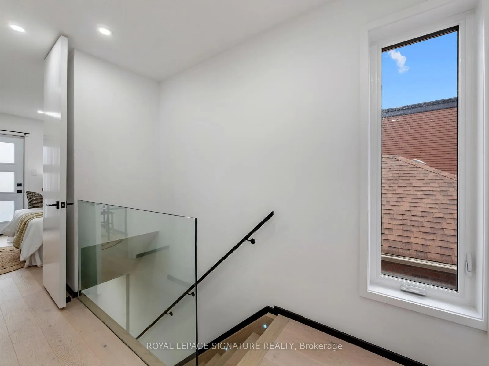 Photo 20 of 186 Oak Park Avenue, Toronto, Woodbine-Lumsden — HOMEH