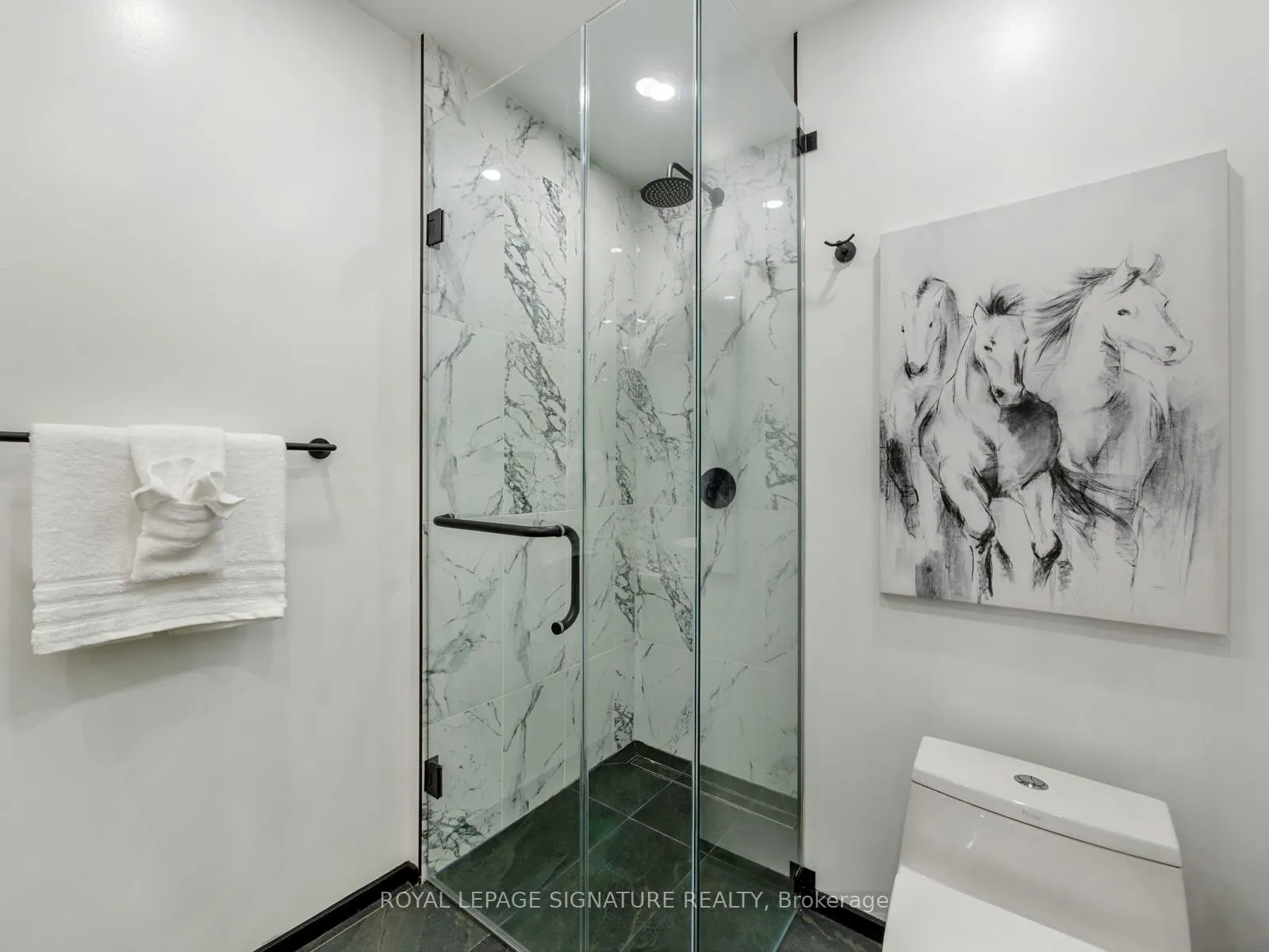 Photo 25 of 186 Oak Park Avenue, Toronto, Woodbine-Lumsden — HOMEH