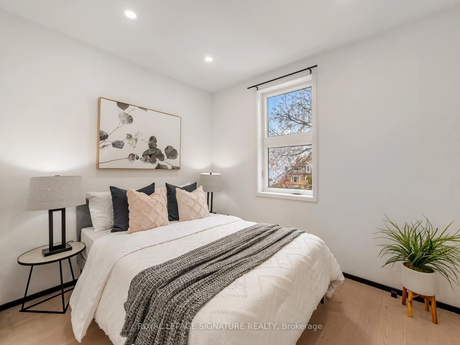 Photo 26 of 186 Oak Park Avenue, Toronto, Woodbine-Lumsden — HOMEH