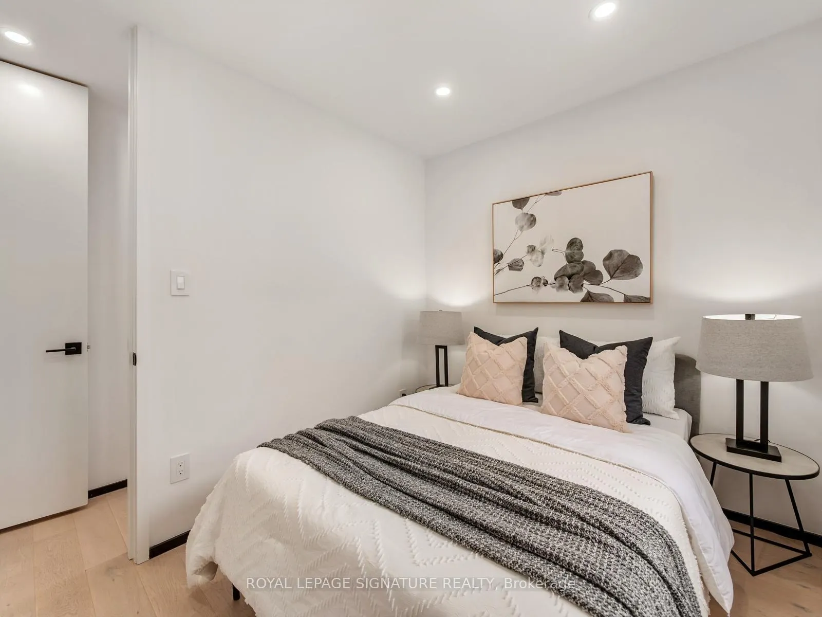 Photo 27 of 186 Oak Park Avenue, Toronto, Woodbine-Lumsden — HOMEH