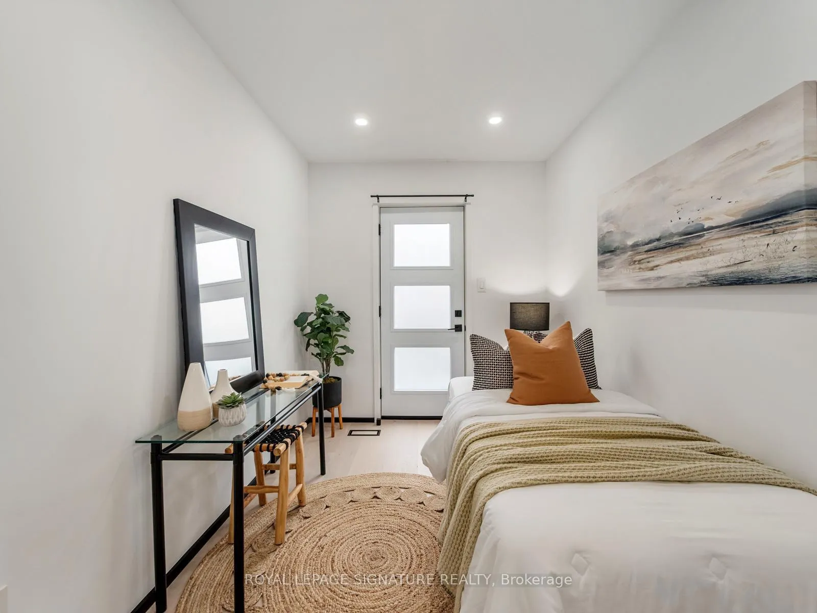 Photo 29 of 186 Oak Park Avenue, Toronto, Woodbine-Lumsden — HOMEH