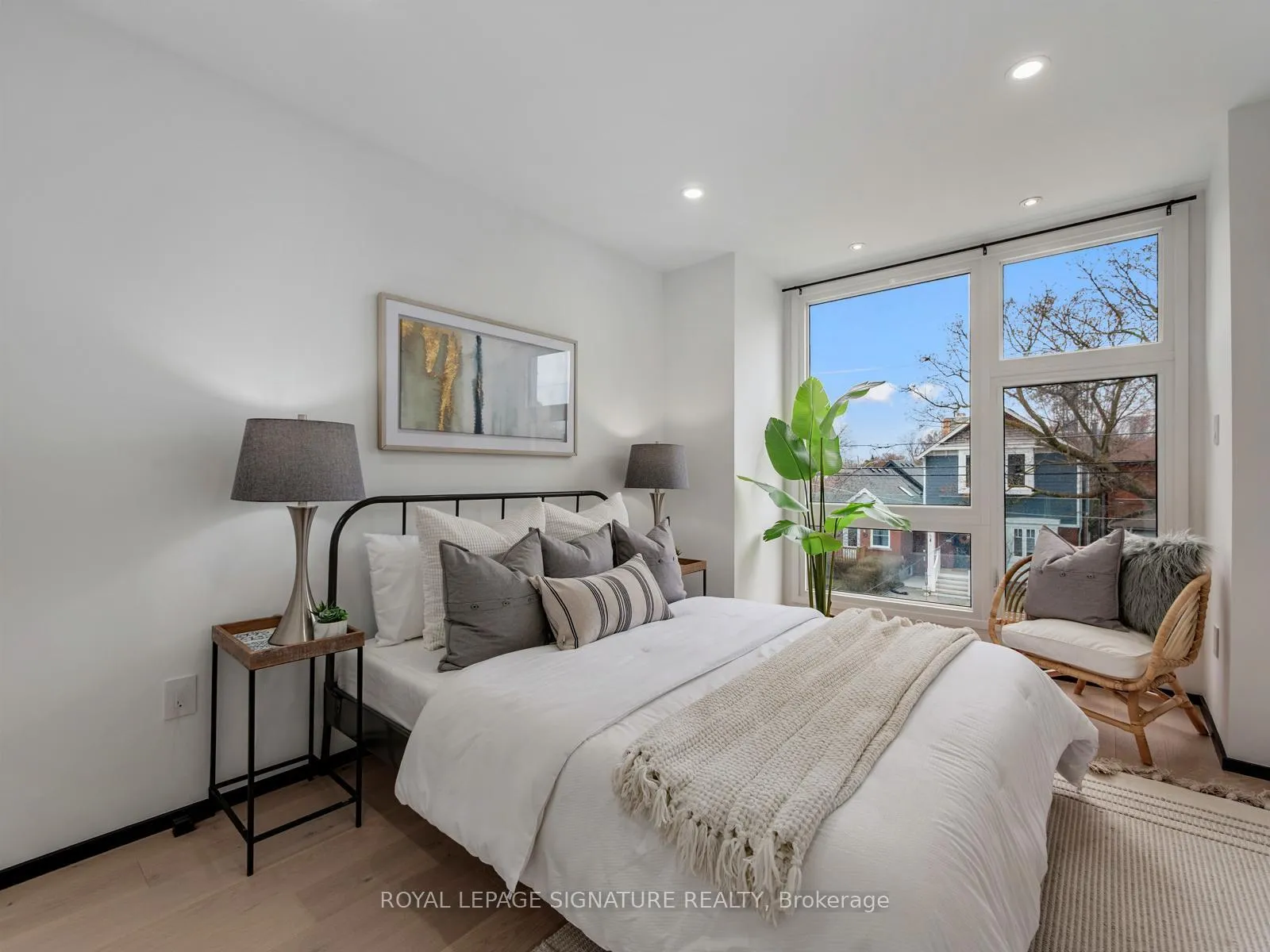 Photo 32 of 186 Oak Park Avenue, Toronto, Woodbine-Lumsden — HOMEH