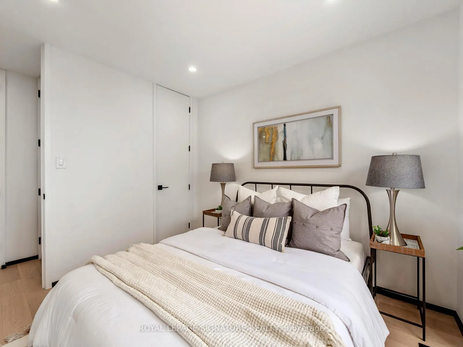 Photo 33 of 186 Oak Park Avenue, Toronto, Woodbine-Lumsden — HOMEH