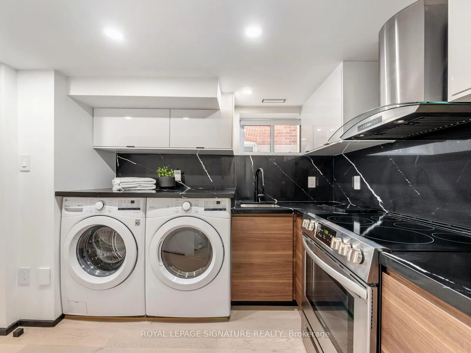 Photo 42 of 186 Oak Park Avenue, Toronto, Woodbine-Lumsden — HOMEH
