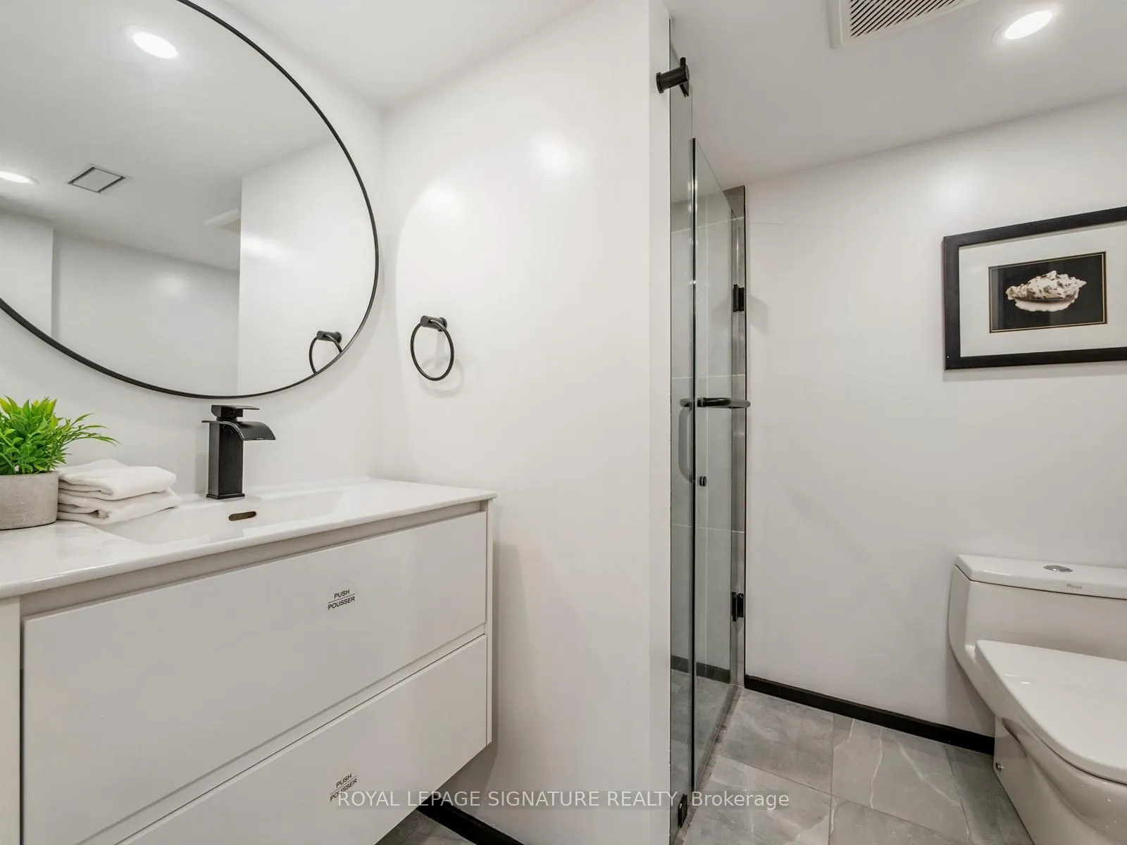 Photo 43 of 186 Oak Park Avenue, Toronto, Woodbine-Lumsden — HOMEH
