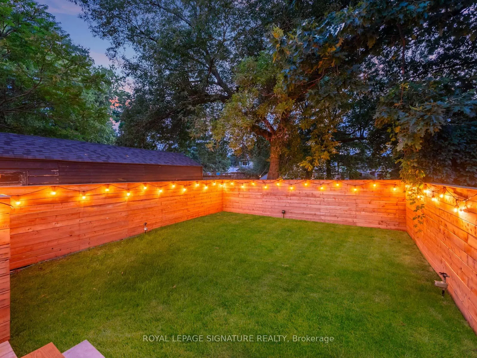 Photo 47 of 186 Oak Park Avenue, Toronto, Woodbine-Lumsden — HOMEH