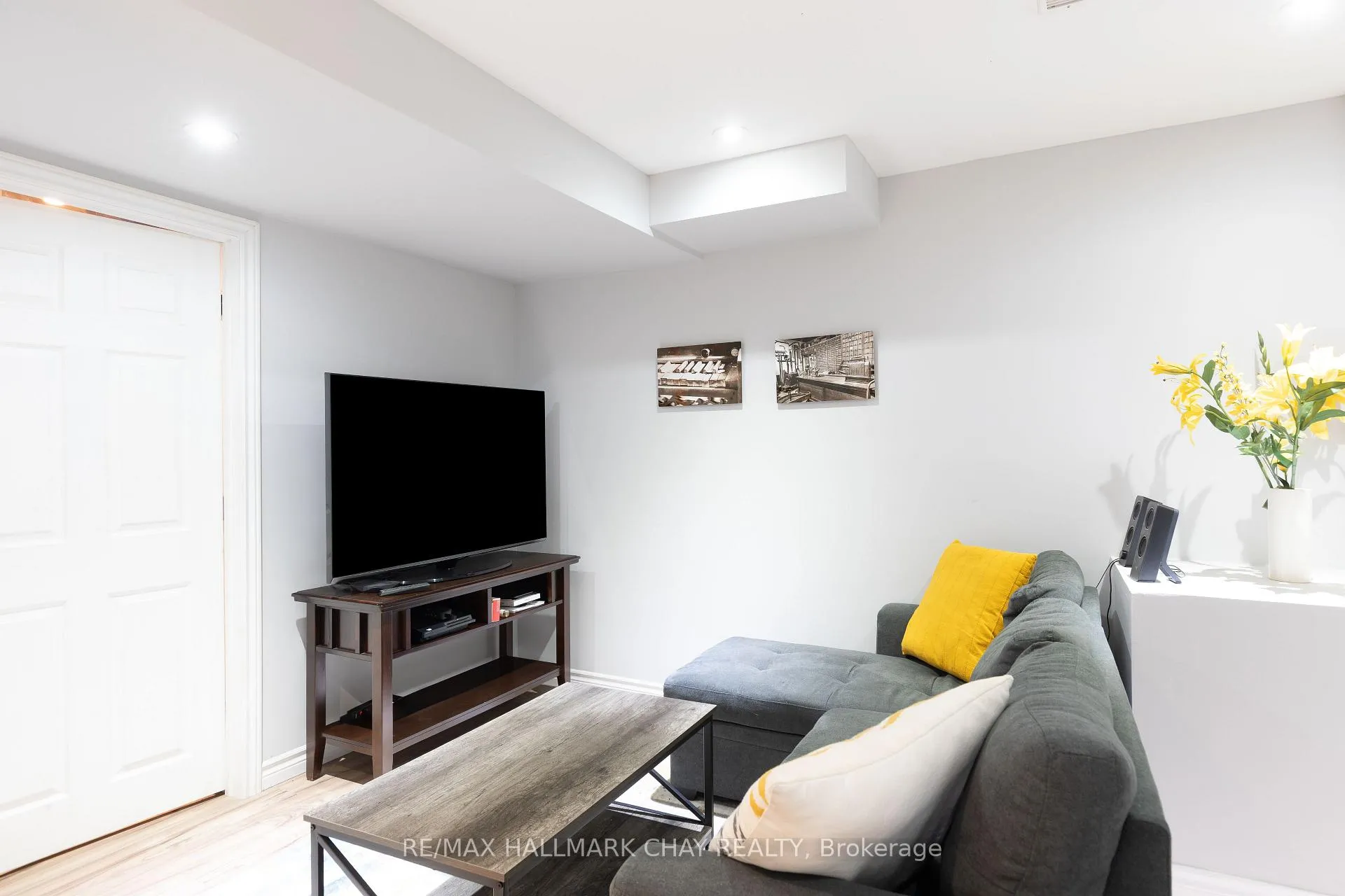 Photo 3 of Unit 36, 175 Stanley Street, Barrie, East Bayfield — HOMEH