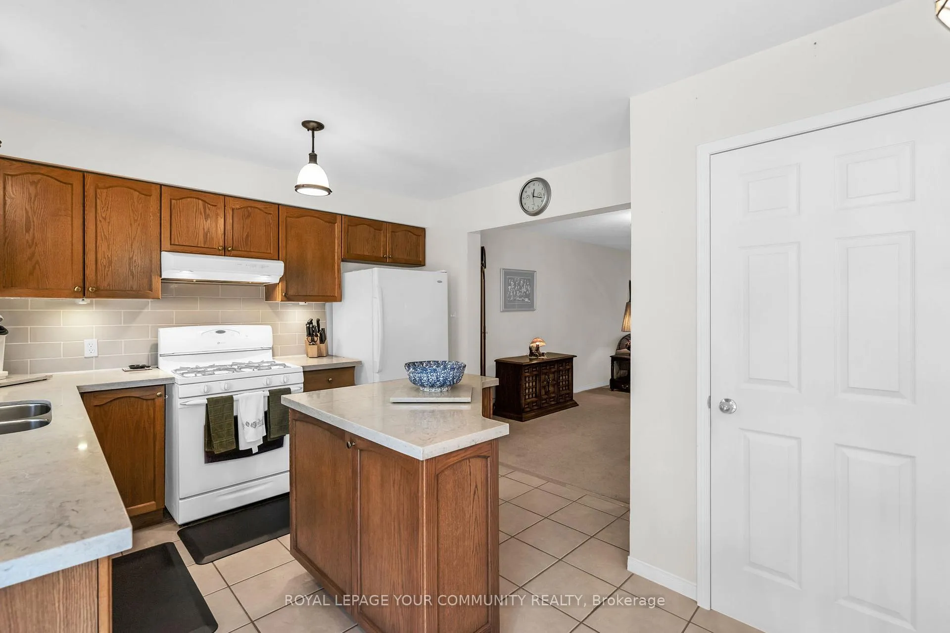 Photo 12 of 73 Anderson Crescent NE, Tay, Victoria Harbour — HOMEH