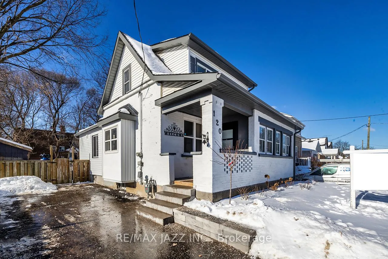 Photo 3 of 120 Elgin Street, Clarington, Bowmanville — HOMEH