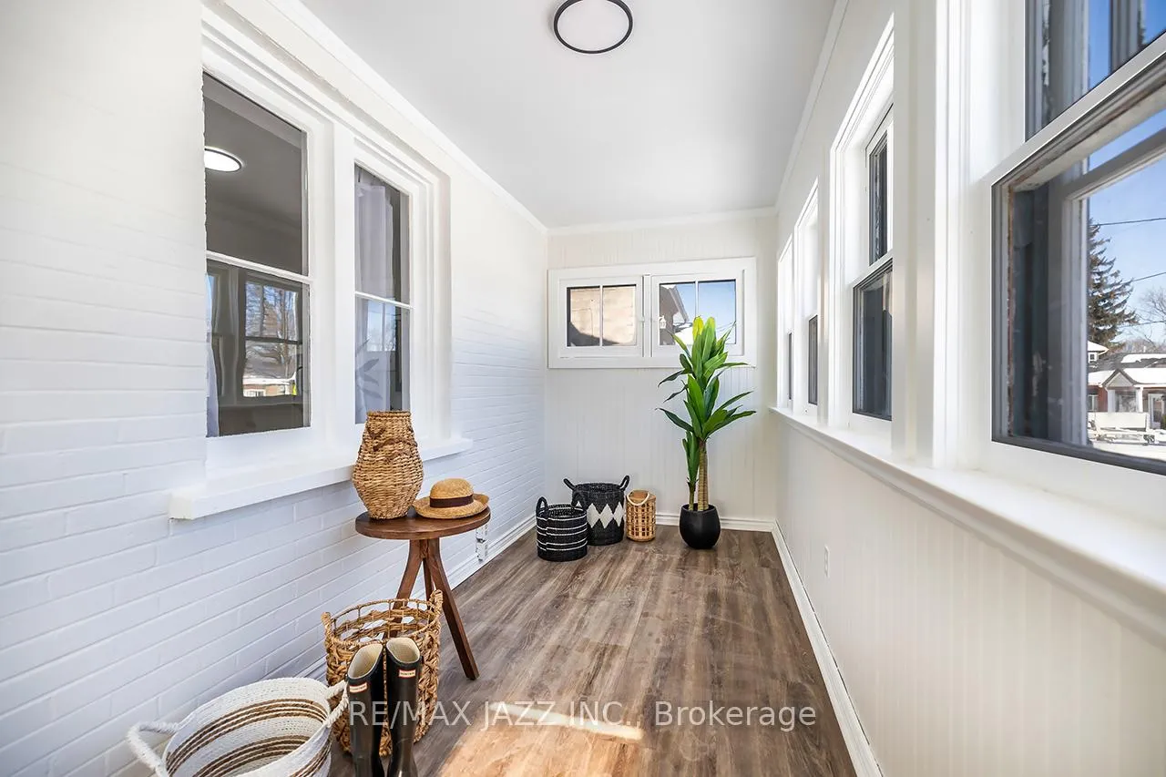 Photo 5 of 120 Elgin Street, Clarington, Bowmanville — HOMEH
