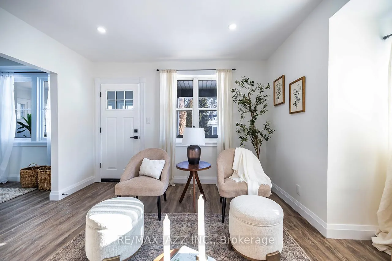Photo 7 of 120 Elgin Street, Clarington, Bowmanville — HOMEH
