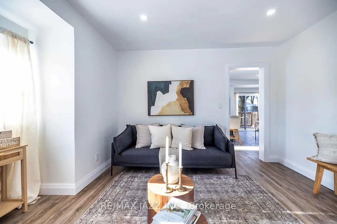 Photo 10 of 120 Elgin Street, Clarington, Bowmanville — HOMEH