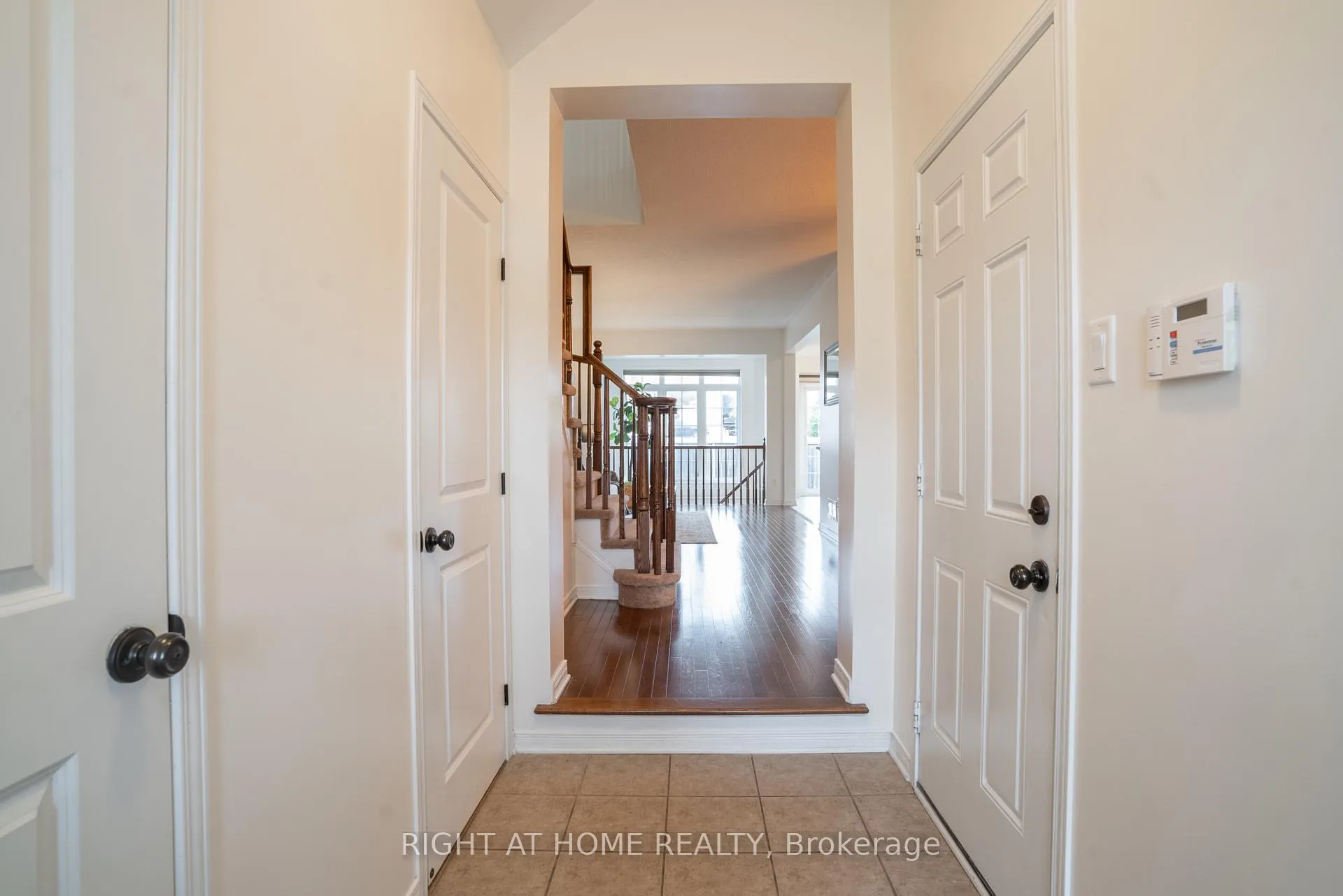 Photo 2 of 540 Barrick Hill Road, Ottawa, Kanata - Emerald Meadows/Trailwest — HOMEH