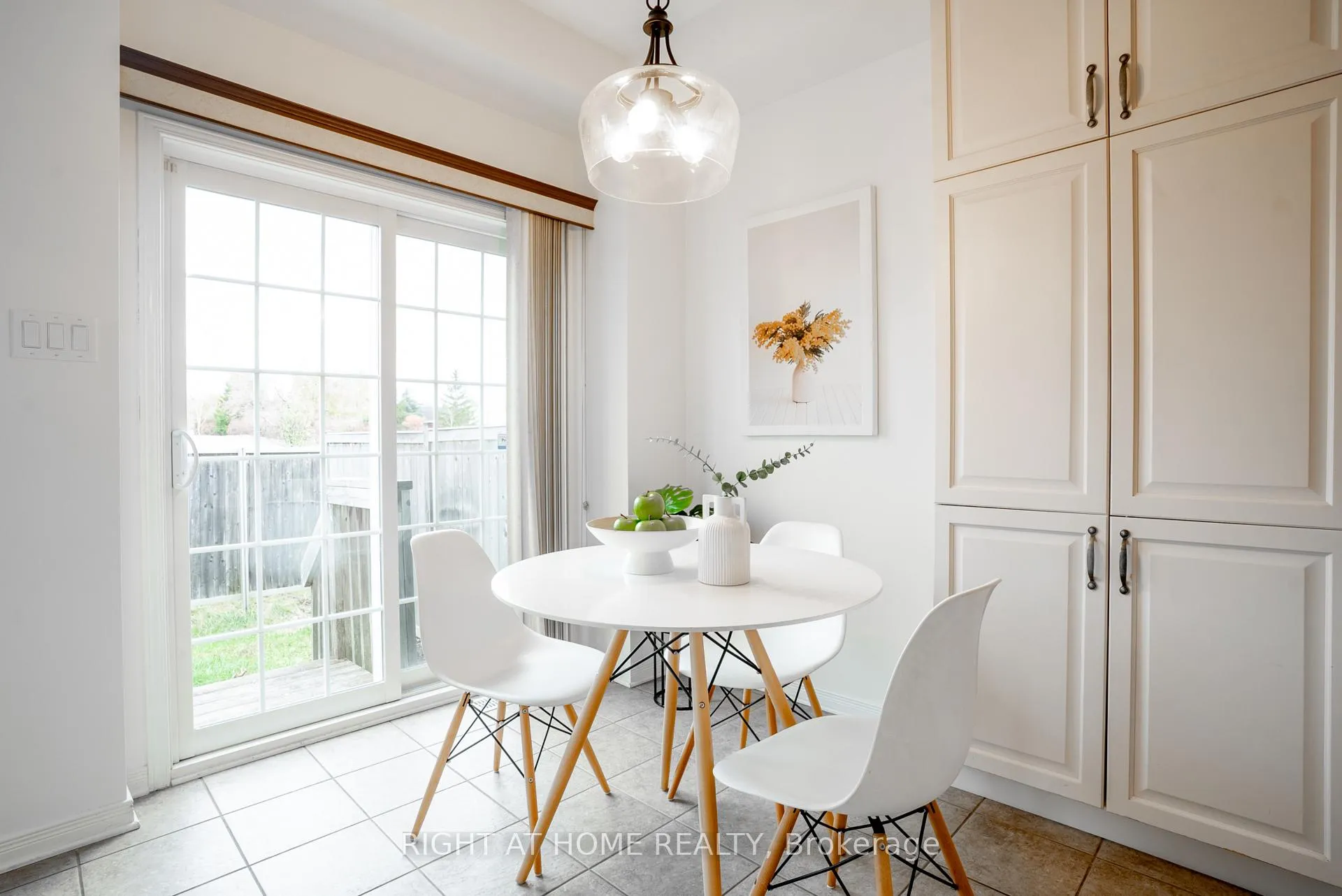 Photo 13 of 540 Barrick Hill Road, Ottawa, Kanata - Emerald Meadows/Trailwest — HOMEH