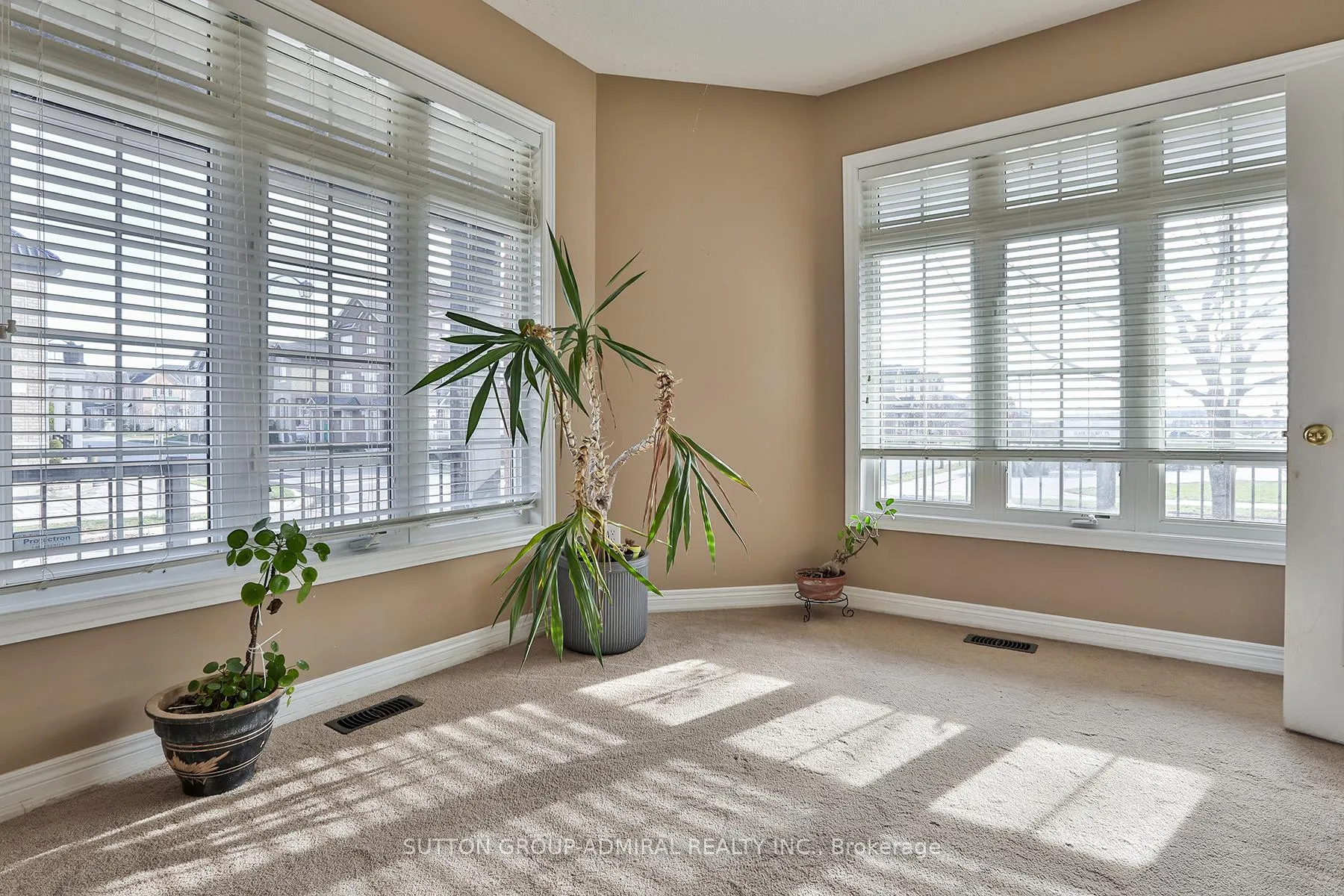 Photo 12 of 38 Shady Oaks Avenue, Markham, Cornell — HOMEH