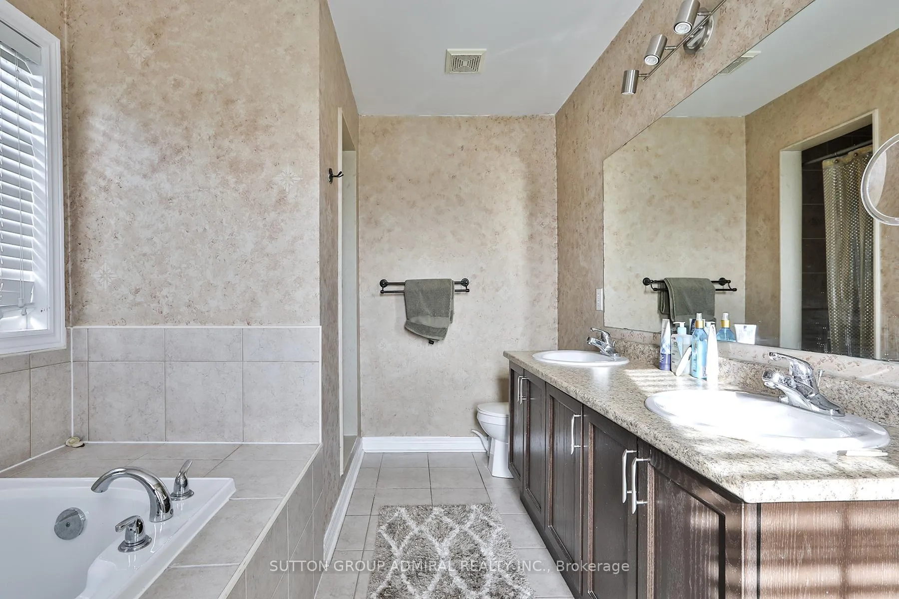 Photo 18 of 38 Shady Oaks Avenue, Markham, Cornell — HOMEH