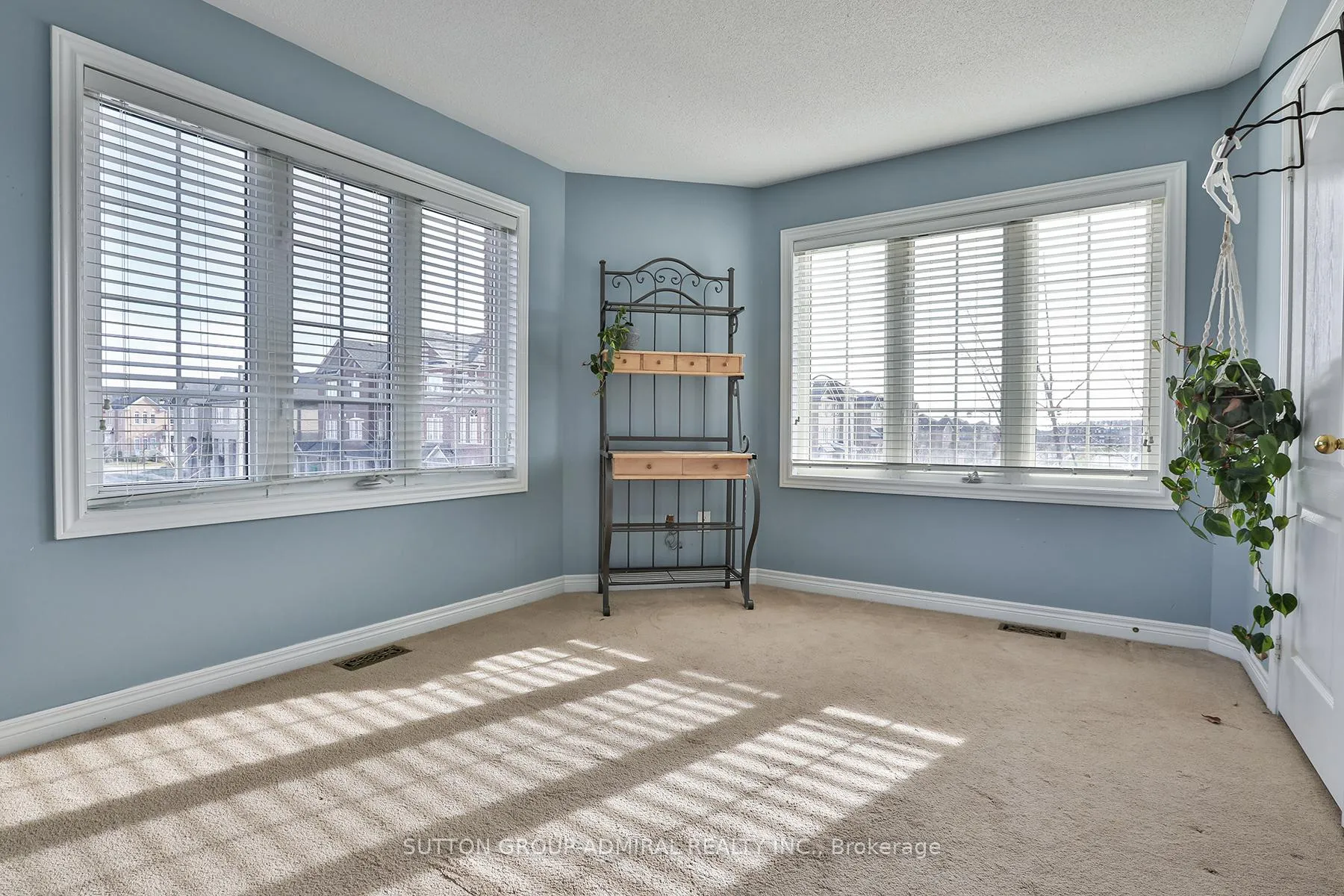 Photo 23 of 38 Shady Oaks Avenue, Markham, Cornell — HOMEH