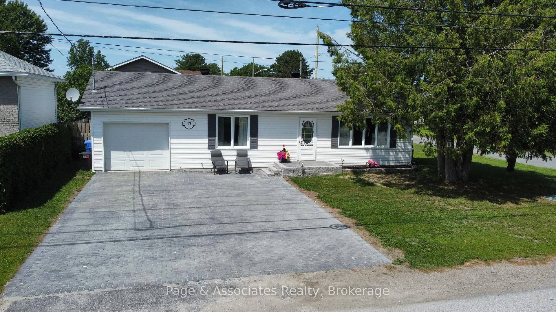Photo 2 of 17 Third Street, West Nipissing, Sturgeon Falls — HOMEH