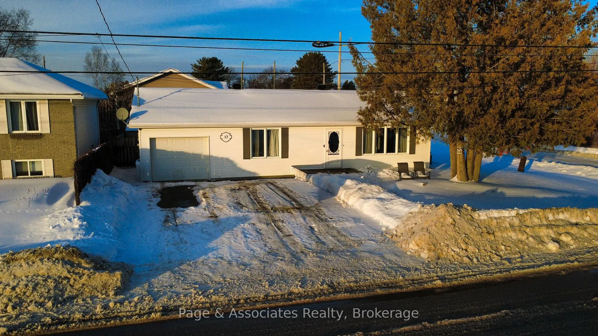 Photo 3 of 17 Third Street, West Nipissing, Sturgeon Falls — HOMEH