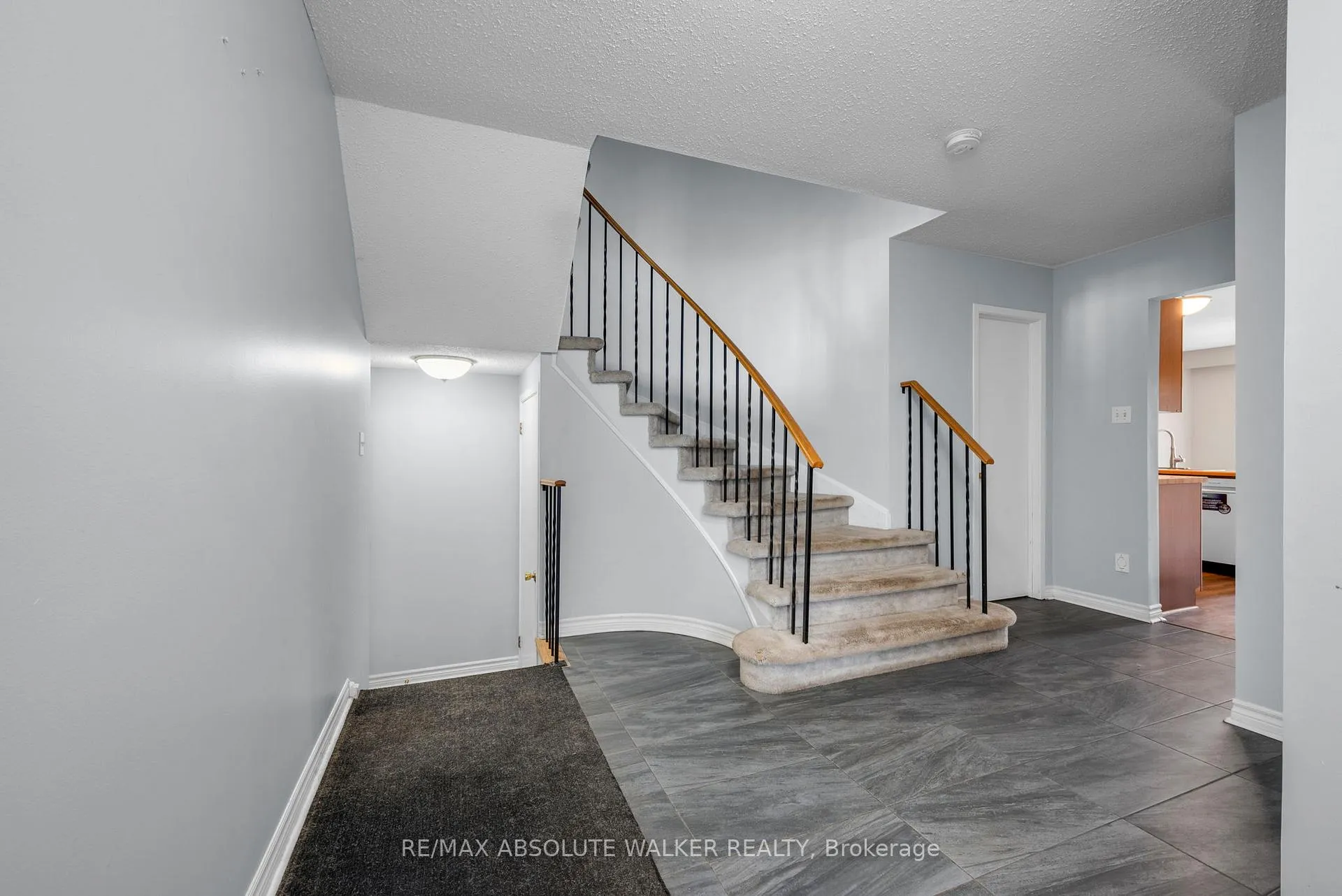Photo 11 of 1760 Sunview Drive, Ottawa, Orleans/Sunridge — HOMEH