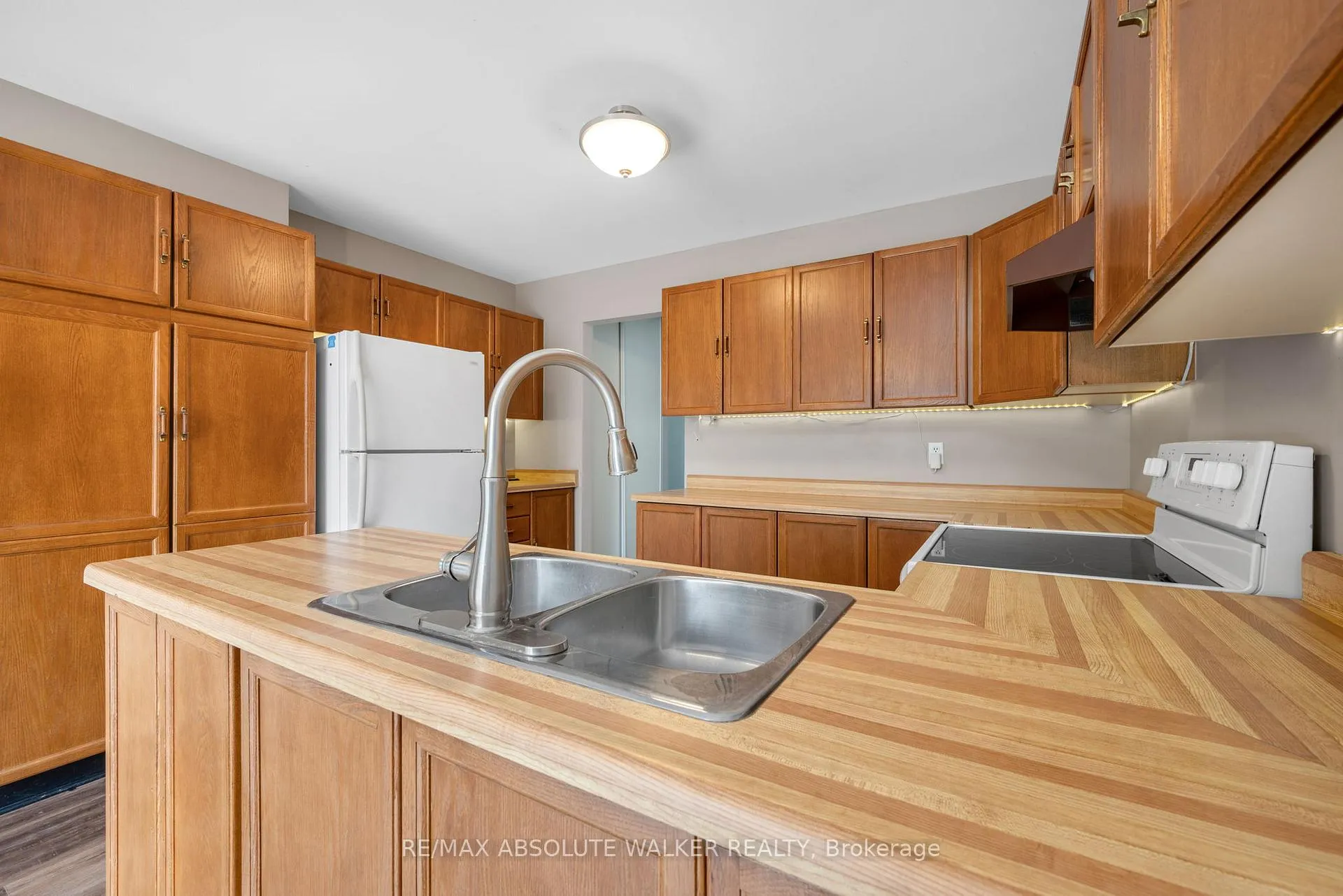 Photo 16 of 1760 Sunview Drive, Ottawa, Orleans/Sunridge — HOMEH