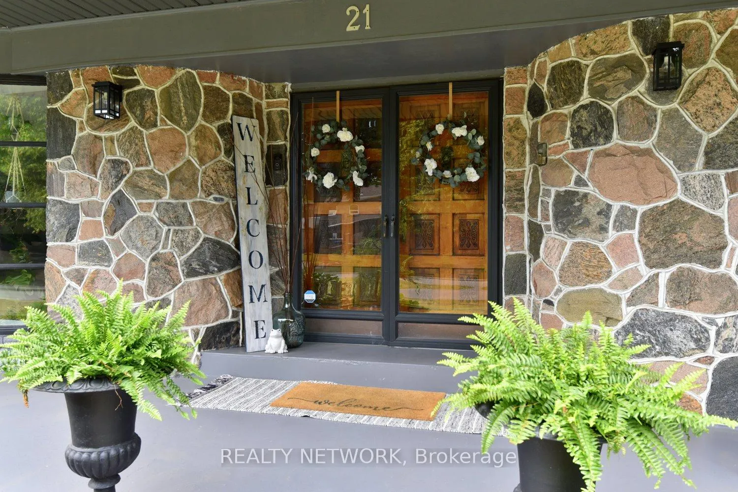 Photo 8 of 21 Woodside Drive, Hamilton, Sherwood — HOMEH