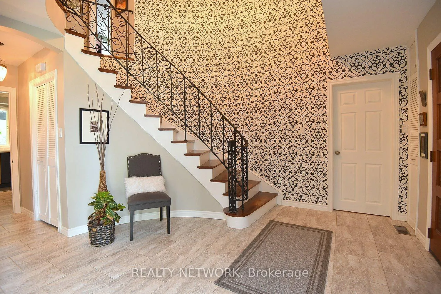 Photo 12 of 21 Woodside Drive, Hamilton, Sherwood — HOMEH