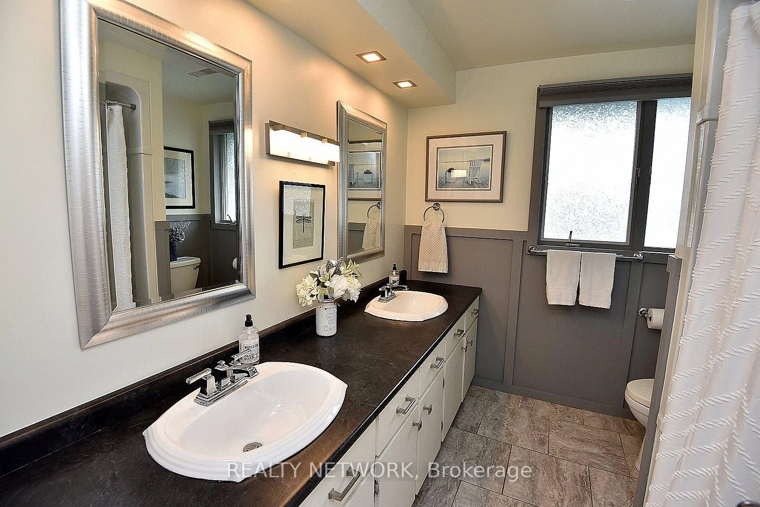 Photo 14 of 21 Woodside Drive, Hamilton, Sherwood — HOMEH