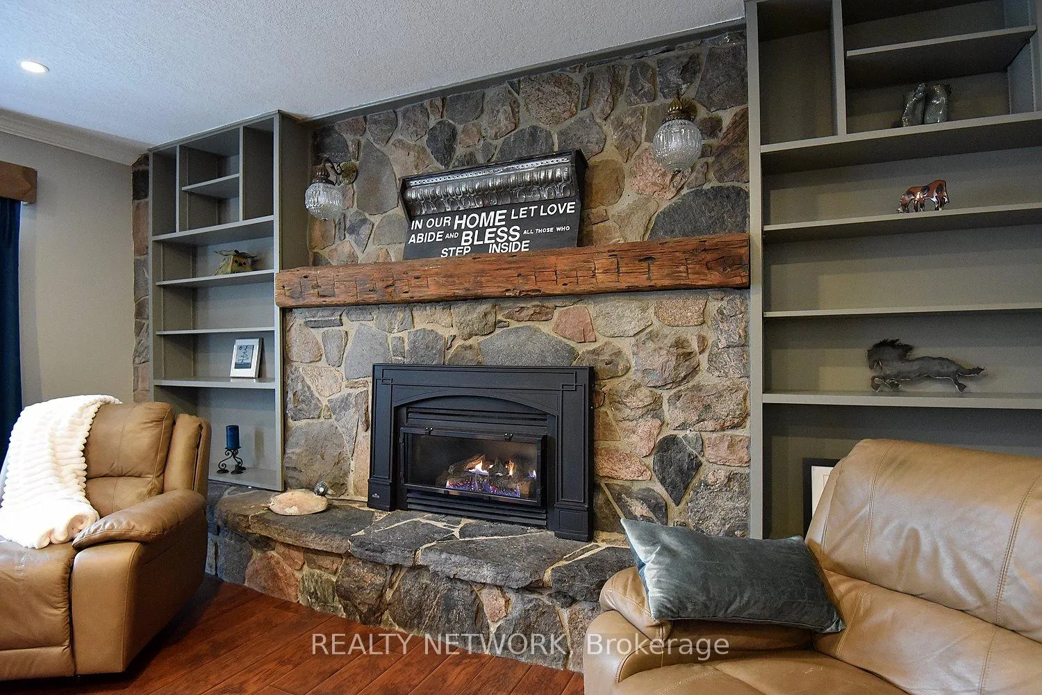 Photo 21 of 21 Woodside Drive, Hamilton, Sherwood — HOMEH