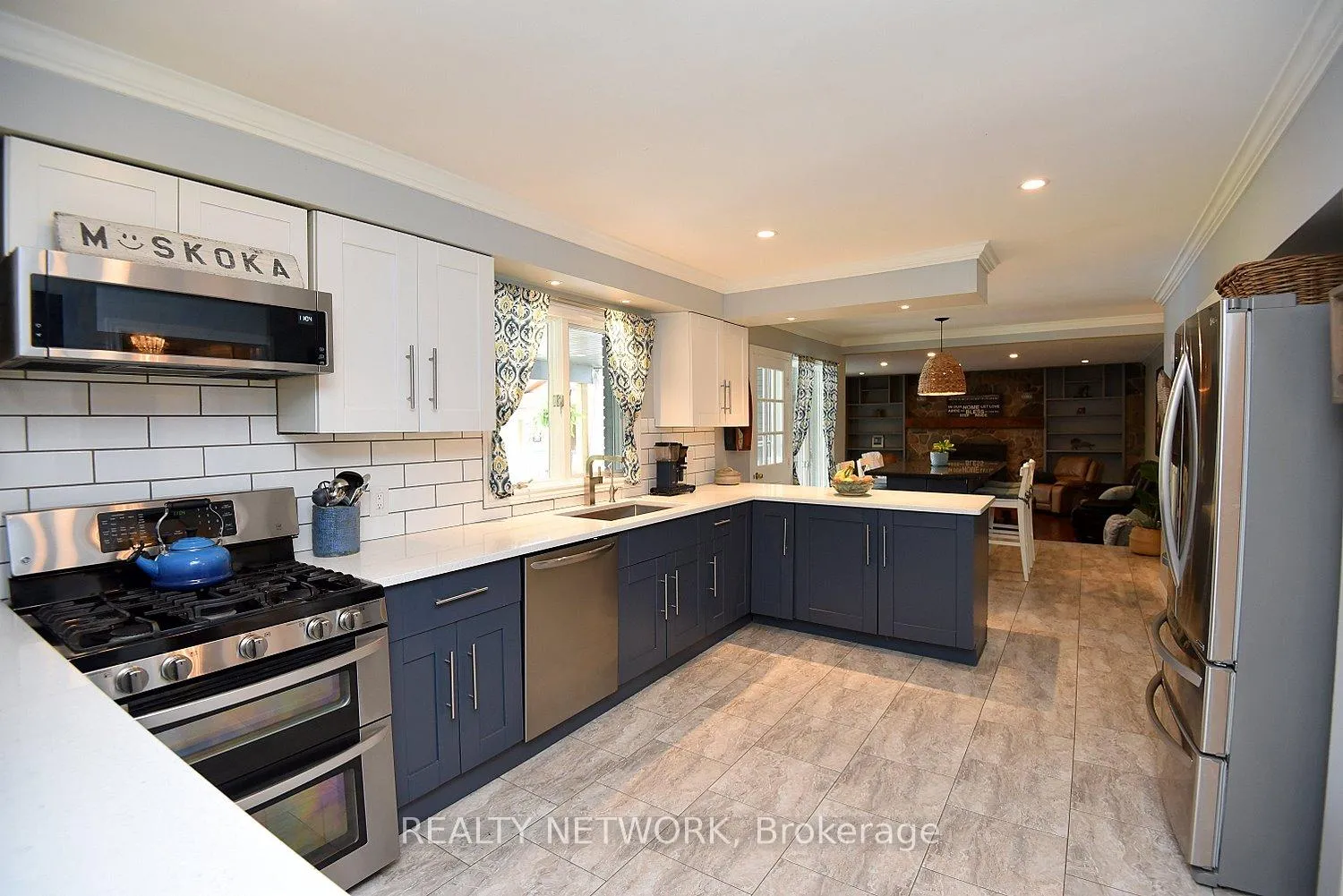 Photo 24 of 21 Woodside Drive, Hamilton, Sherwood — HOMEH