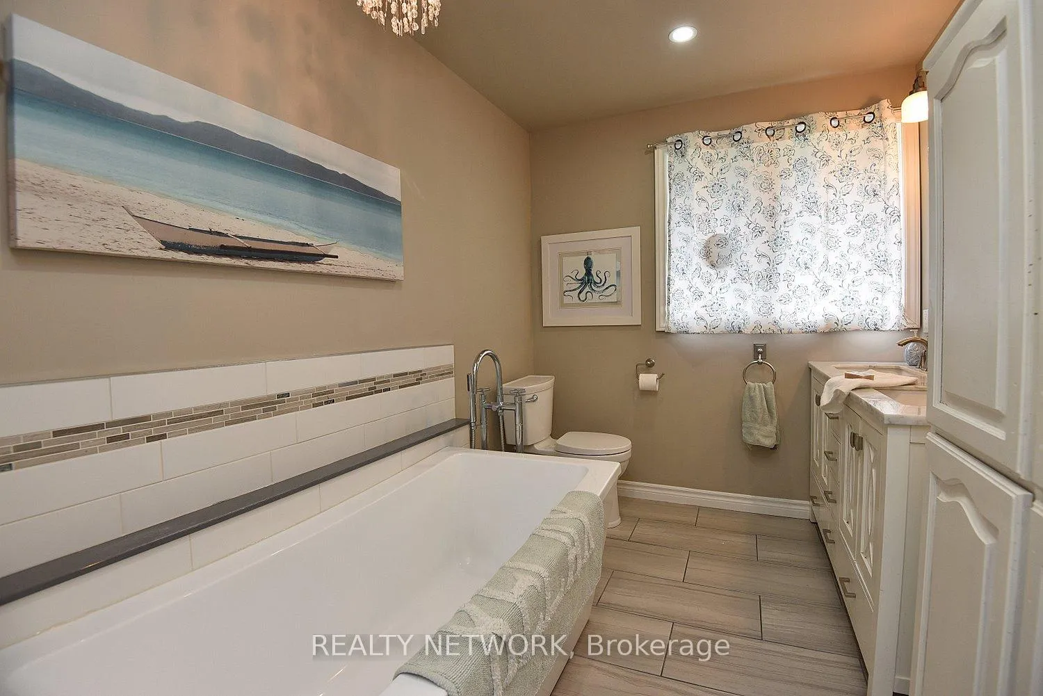 Photo 37 of 21 Woodside Drive, Hamilton, Sherwood — HOMEH