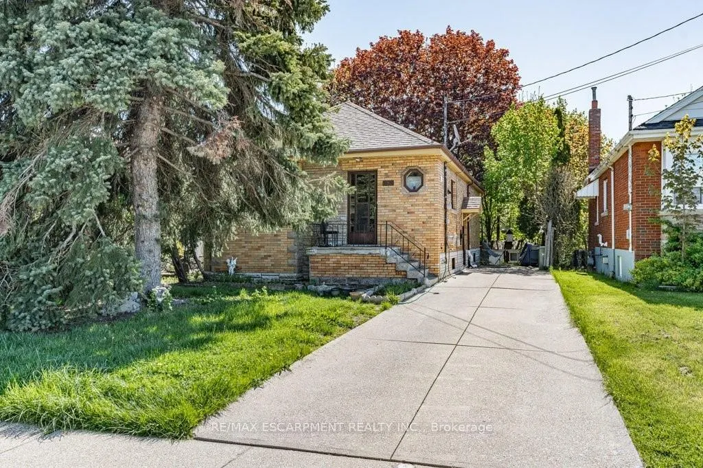 Front of 397 East 28th Street