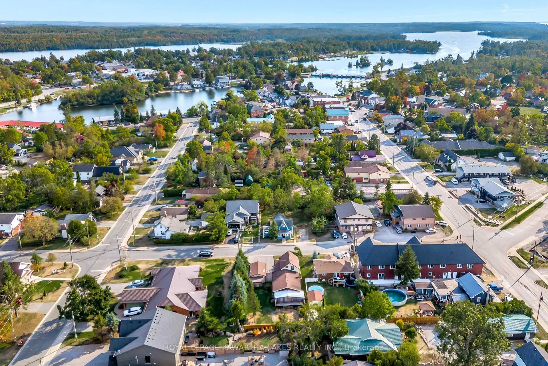 Photo 3 of 19 Prince Street E, Kawartha Lakes, Bobcaygeon — HOMEH