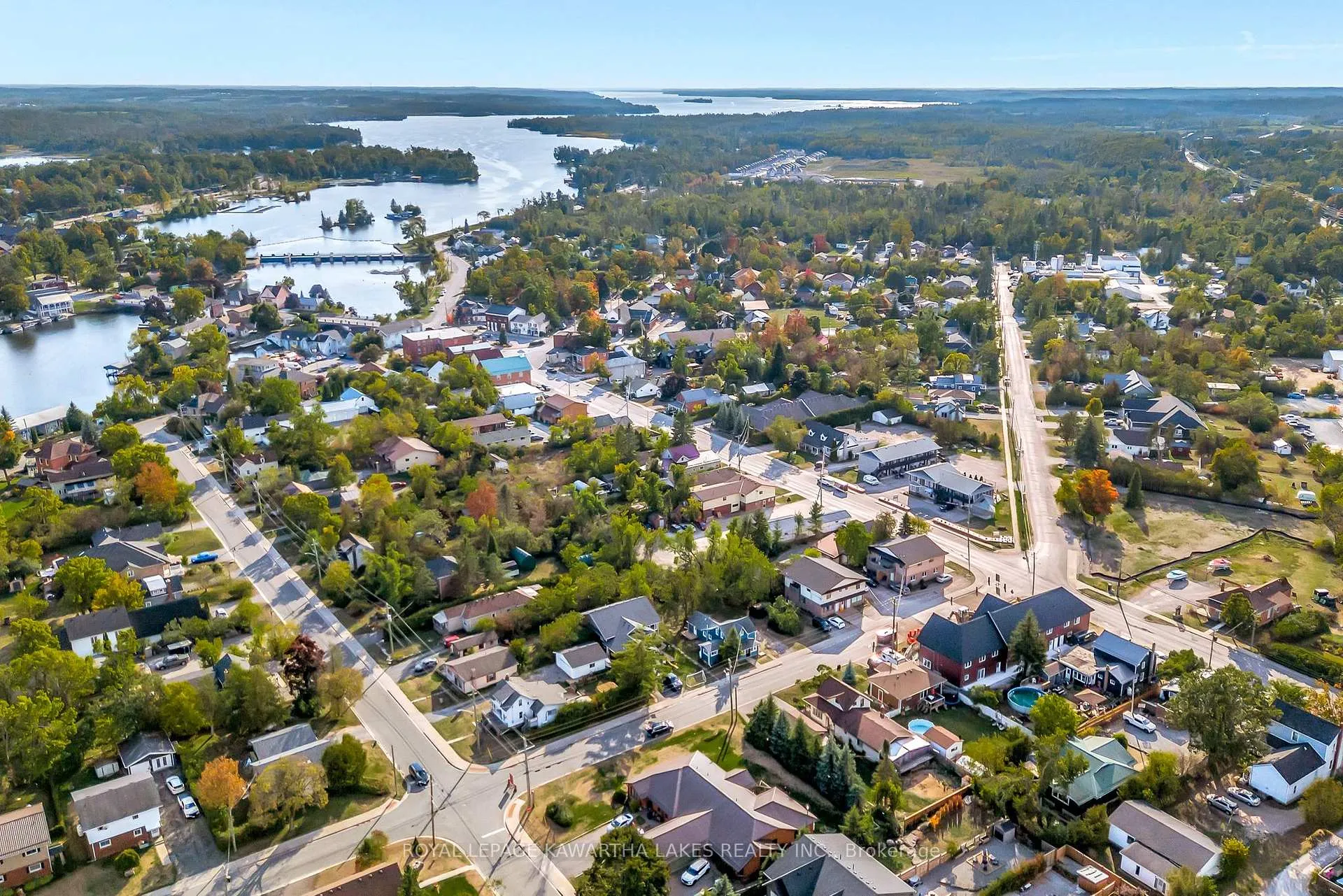 Photo 4 of 19 Prince Street E, Kawartha Lakes, Bobcaygeon — HOMEH